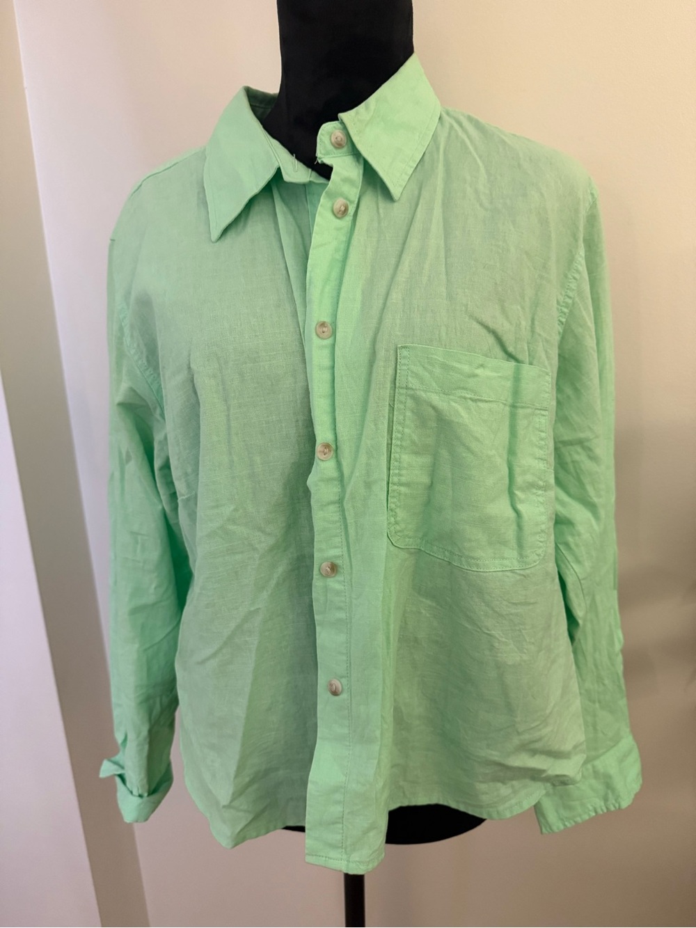 Universal Threads Lightweight Button-Up Shirt in Mint Green